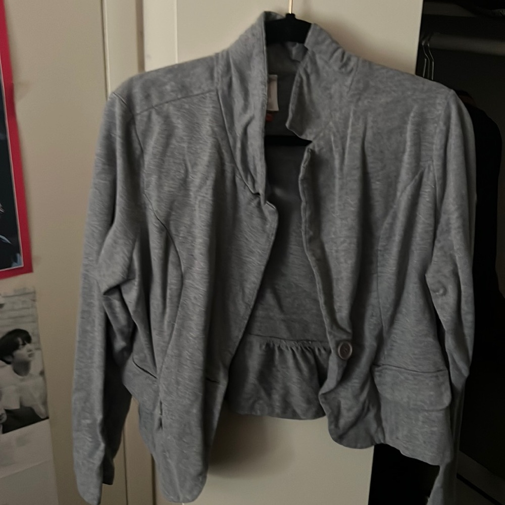 PLUS SIZE Half-Jacket. 2XL. Color is Grey.